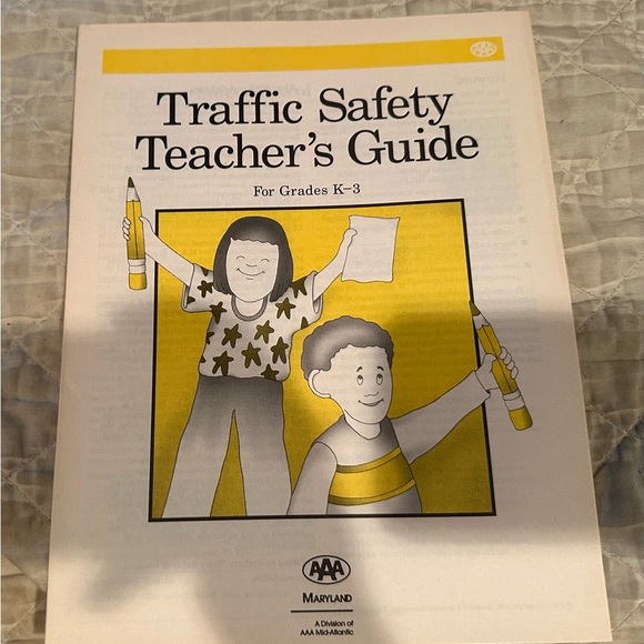 Traffic safety teachers guide- grades k-3-AAA - Picture 1 of 8